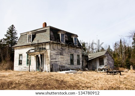 Abandoned House Stock Photos, Images, & Pictures 