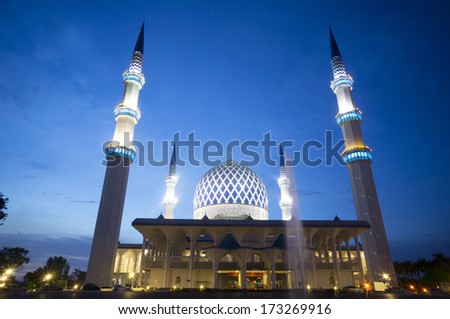  - stock-photo-masjid-sultan-salahuddin-abdul-aziz-shah-the-blue-mosque-173269916