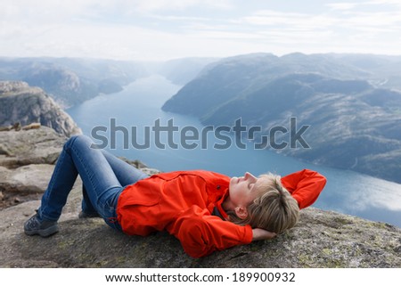 Can Babes lying around naked really Babes lying around naked