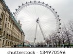 the london eye panoramic wheel