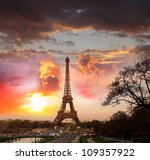 eiffel tower in the evening ...