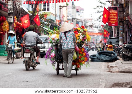 Life of vietnamese vendor in HANOI, VIETNAM