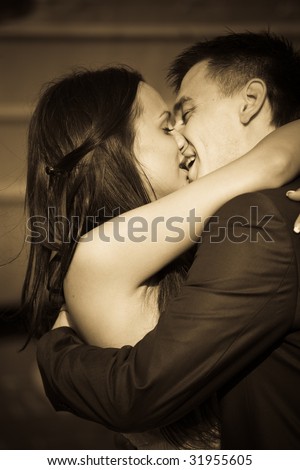 New Husband Wife Kissing Romantic Hug Stock Photo 31955605 pic pic