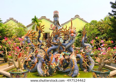 Hoi Quan Quang Trieu Temple ( Cantonese Assembly Hall ), dragons, Hoi An, Vietnam