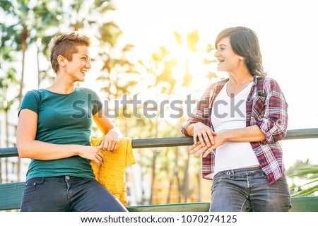 Enjoying the lesbian lifestyle Michelle pfeiffer lookalike cumshot