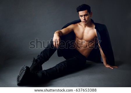 naked on his shoulders lipstick bj fetish
