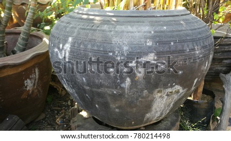 Babylonian pattern on jar