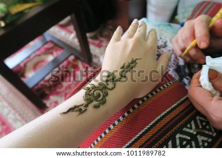 Henna Tattoo Stock Images, Royalty-Free Images & Vectors | Shutterstock