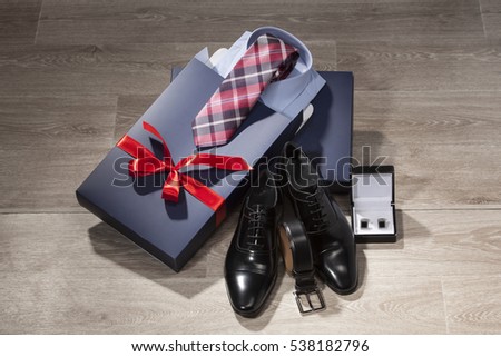 Classic men's shoe, belt, arm buttons, shirt, tie and gift package