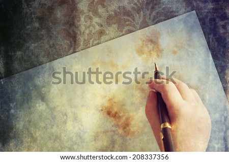 child writes the letter
