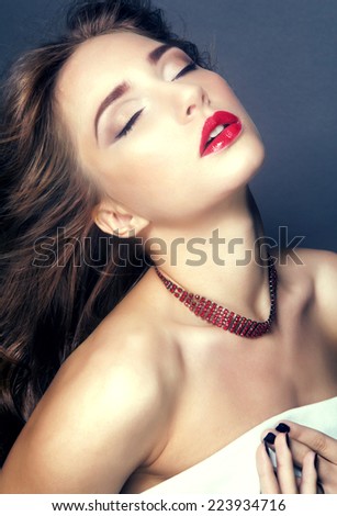 https://thumb9.shutterstock.com/display_pic_with_logo/2078297/223934716/stock-photo-beautiful-elegant-woman-223934716.jpg