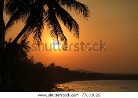 Photo of sunrise on sea, Vietnam