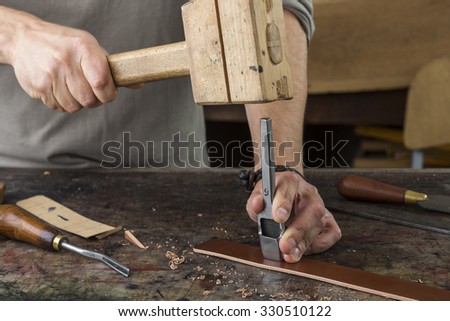 the process of making leather Leather manufacturing process including sources of leather, leather preparatory processes, tanning and finishing processes of leather fabric. the process of making leather Leather manufacturing process including sources of leather, leather preparatory processes, tanning and finishing processes of leather fabric.