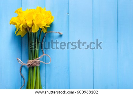 [Obrazek: stock-photo-yellow-daffodils-bouquet-on-...968102.jpg]