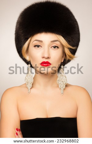Winter Fashion Beautiful Woman Jewelry 114
