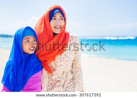 westhampton beach single muslim girls The daily show takes on the controversy over the contstruction of an eruv in the traditionally waspy redoubt of westhampton beach, ny the eruv’s main opponent on the show: a 73-year-old jewish man who wants the orthodox jews, with their grosse tusches, out of town. westhampton beach single muslim girls The daily show takes on the controversy over the contstruction of an eruv in the traditionally waspy redoubt of westhampton beach, ny the eruv’s main opponent on the show: a 73-year-old jewish man who wants the orthodox jews, with their grosse tusches, out of town.
