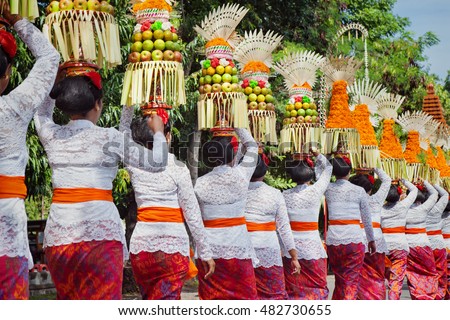 Procession Beautiful Balinese Women Traditional Costumes Stock Photo Royalty Free 482730655 Procession Beautiful Balinese Women Traditional Costumes Stock Photo Royalty Free 482730655
