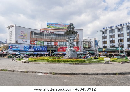 DA LAT, VIETNAM - MAY 15, 2016: Hoa Binh area and center traffic Landmark and street food at Da Lat city, Da Lat is one of the beautiful city in Viet Nam