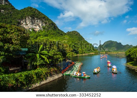 Ninh Binh, Vietnam Otc 29,2015: Trang An is UNESCO World Heritage Site, renowned for its boat cave tours.The Trang An Scenic Landscape Complex includes Hoa Lu, TamCoc- Bichdong, and Bai Dinh Temple