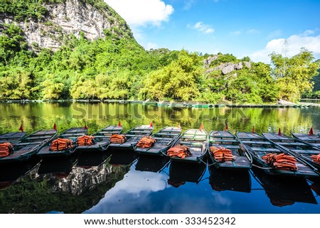 Ninh Binh, Vietnam Otc 29,2015: Trang An is UNESCO World Heritage Site, renowned for its boat cave tours.The Trang An Scenic Landscape Complex includes Hoa Lu, TamCoc- Bichdong, and Bai Dinh Temple