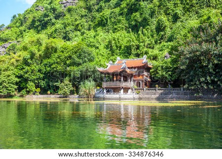 Ninh Binh, Vietnam Otc 29,2015: Trang An is UNESCO World Heritage Site, renowned for its boat cave tours. It's Halong Bay on land of Vietnam