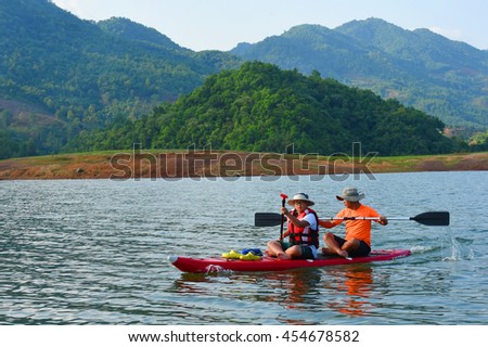 Stand Up Paddle Boarding on the Cam Son lake - Bac Giang, Viet Nam 2016