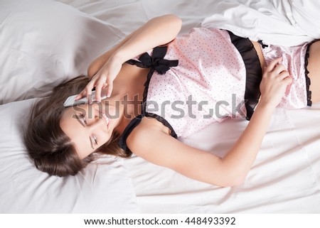 Moms bare it all to fuck Sleeping with a nice girl