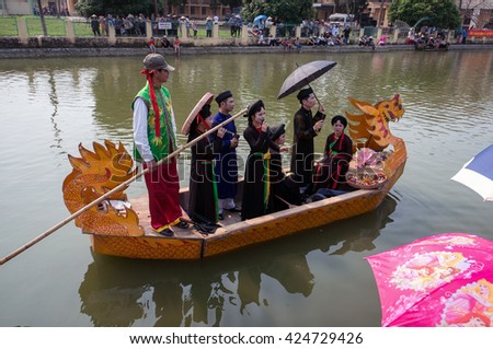 BAC Ninh, Vietnam, April 10, 2016 festival, folk singing on the boat. Intangible Heritage of Humanity, held at the lakes Bac Ninh, Vietnam