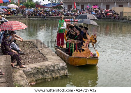 BAC Ninh, Vietnam, April 10, 2016 festival, folk singing on the boat. Intangible Heritage of Humanity, held at the lakes Bac Ninh, Vietnam