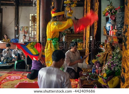 Vinh Phuc, Vietnam, January 23, 2016 group of people, countryside Vinh Phuc, dance, folk songs, in the ancient temple. This is, folk, called (shareholders). intangible heritage of humanity