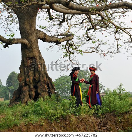 BAC Ninh, Vietnam, May 4, 2016 the village girls Bac Ninh, walking outdoors, summer