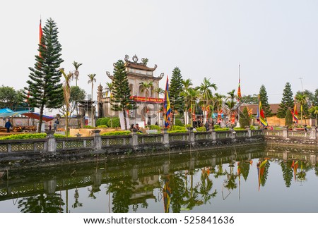 HAI DUONG, Vietnam, March 25, 2016 people, participating in the festival, at the Confucius Temple Mao Dien, Hai Duong