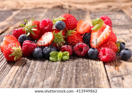 assorted berry fruit