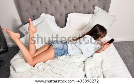 mature porn clips of cuming sexy girl laying on bed