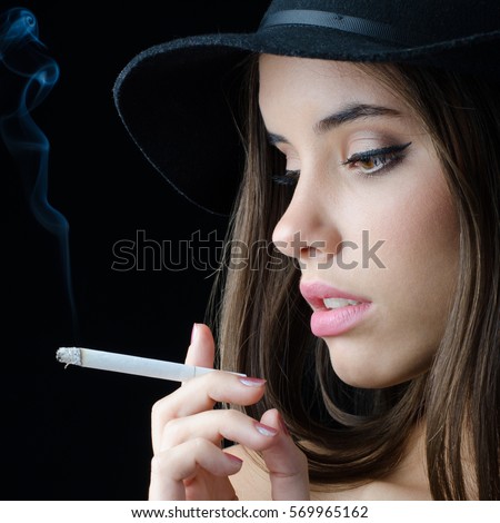 Teenage Hands Holding Cigarette Stock Photo 108900479 - Shutterstock