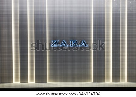 SINGAPORE - NOVEMBER 08, 2015: shopwindow of Zara store. Zara is a Spanish clothing and accessories retailer based in Arteixo, Galicia, and founded in 1975 by Amancio Ortega and Rosalia Mera