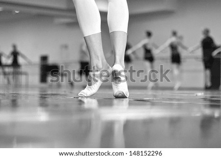 Ballet dancers in repetition, monochrome