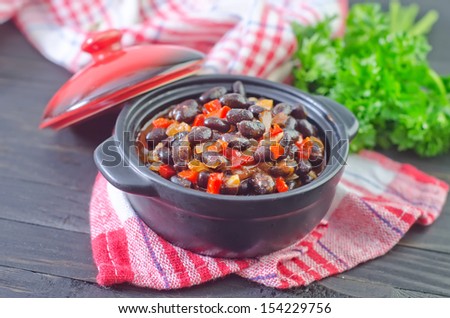 Chilli con carne with red pepper and black beans