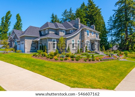 Large Country Home Stock Photo 1648727 - Shutterstock