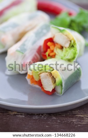 Rice paper rolls with chicken and dipping sauce