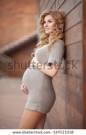 pregnant girl