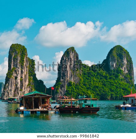 Floating fishing village in Halong Bay, Vietnam, Southeast Asia
