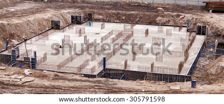 Building house slab foundation