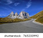 Pass-Road to Sella Pass with the Langkofel Group, Grohmannspitze Mountain, left, Five Finger Peak, centre, Langkofel Mountain, right, Dolomites, Alto Adige, Italy, Europe
