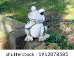 White Funny Frog Statue Sitting ...