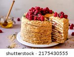 Honey cake with raspberries, Medovik