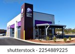 Exterior of taco bell fast food ...