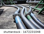 Flexible stainless steel pipe, installed with pipes in the industry Flexible hoses for reducing the force between the oil storage tanks In and out pressure.