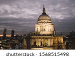 St Paul’s Cathedral at night