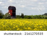 Old Red Traditional Windmill In ...